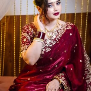ভাইরাল মেরুন শাড়ী